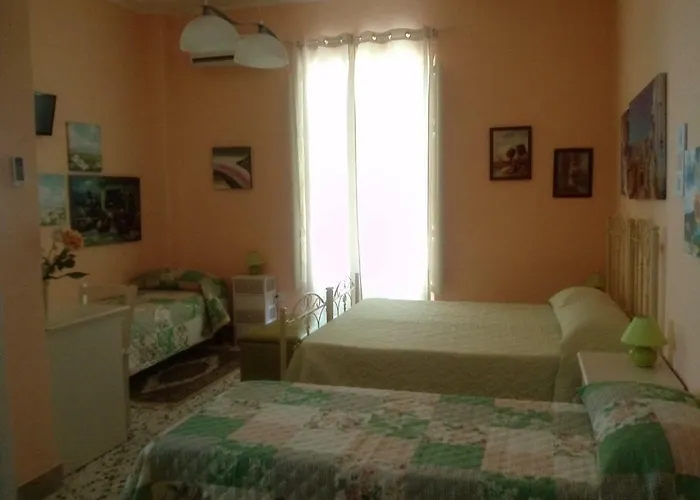 Sikelia Bed & Breakfast 3*