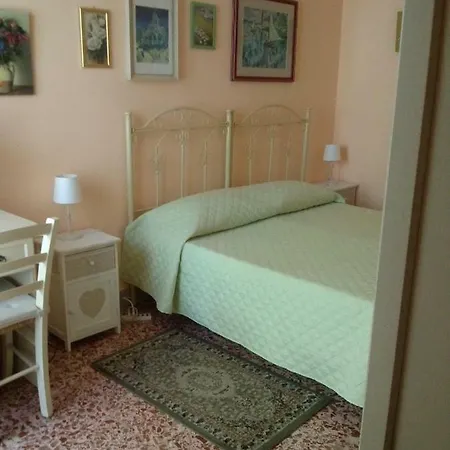 לינה וארוחת בוקר Sikelia