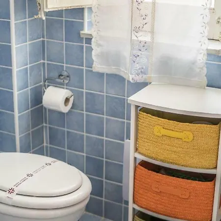 Sikelia לינה וארוחת בוקר