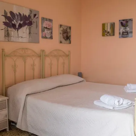 לינה וארוחת בוקר Sikelia 3*